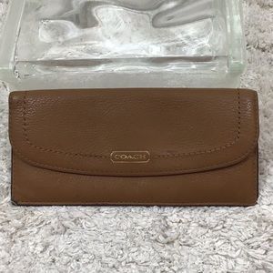 Vtg Coach tan leather flap wallet